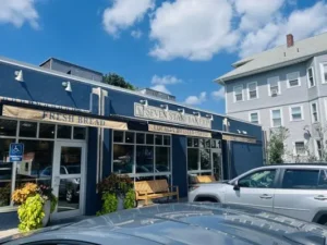 Dog-friendly cafe training checklist for calm outings in Providence RI